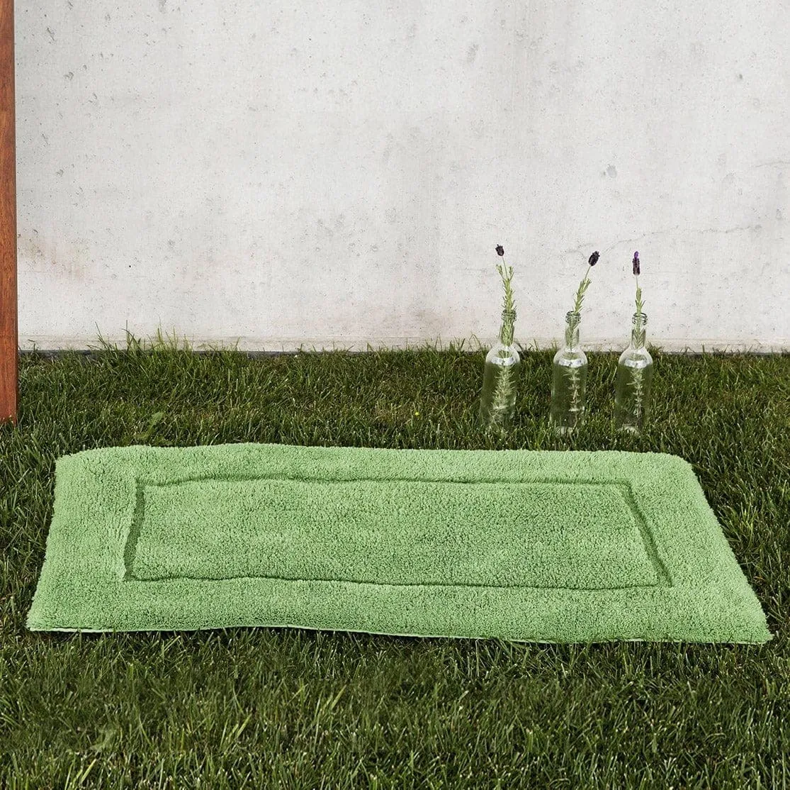 Must Bath Rug (27 x 47" | 70 x 120 cm)