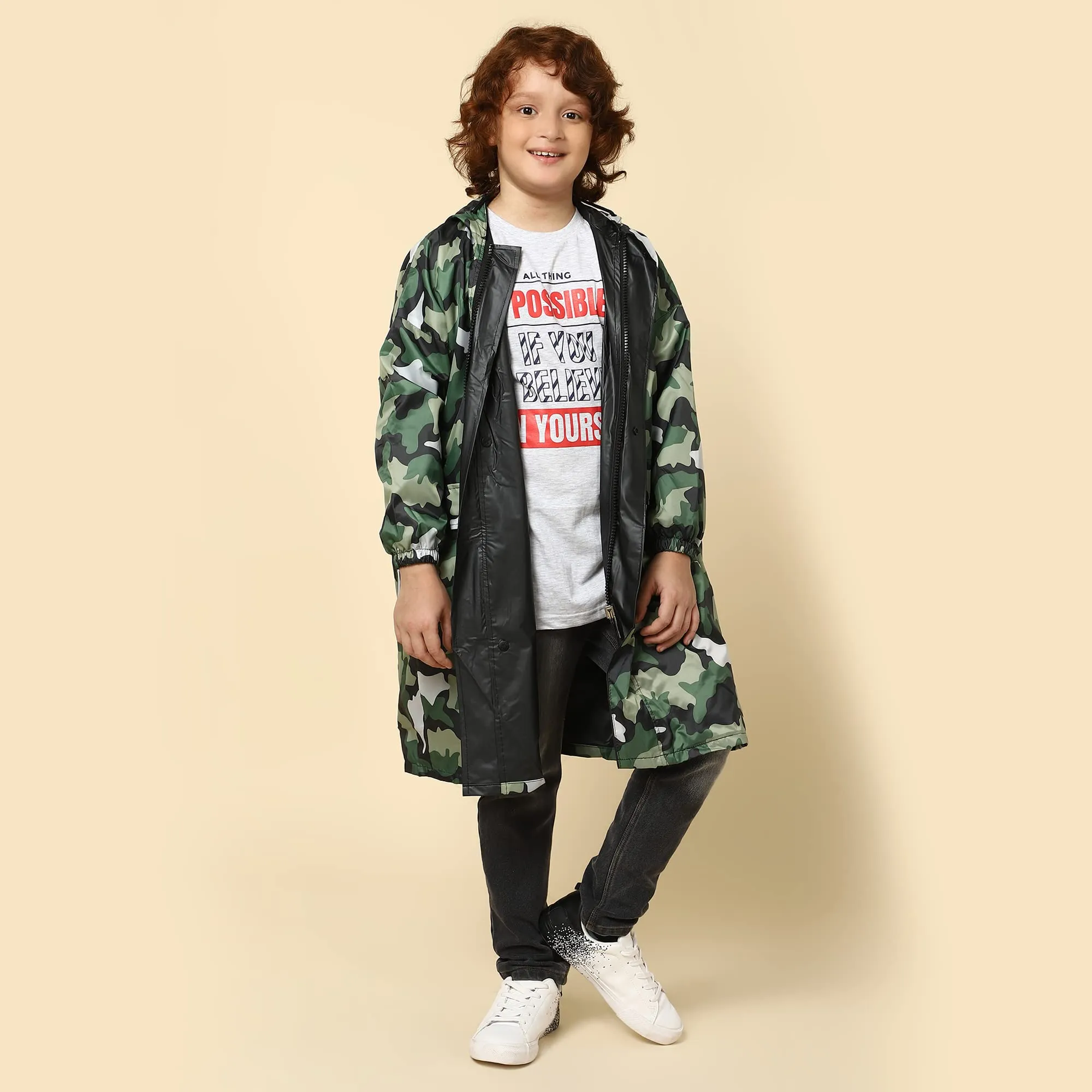 THE CLOWNFISH Cannon Series Kids Waterproof Nylon Double Coating Reversible Longcoat with Hood and Reflector Logo at Back. Printed Plastic Pouch. Kid Age-10-11 years (Green Camo)